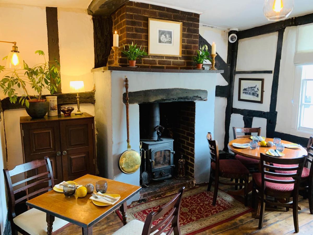 The Swan Inn Мидхерст Экстерьер фото